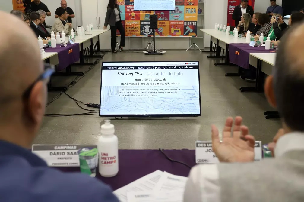 RMC aprova implantação do modelo Housing First para combater situação de rua